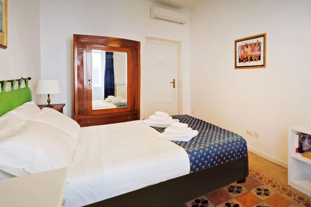 Near Colosseum By Varental 2Br + 1Sb Rome Exterior photo