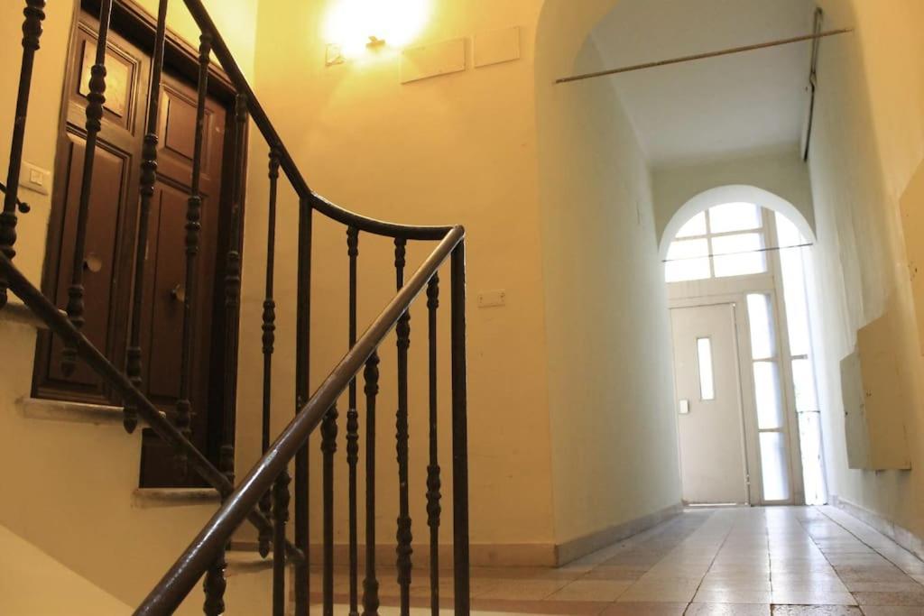 Near Colosseum By Varental 2Br + 1Sb Rome Exterior photo