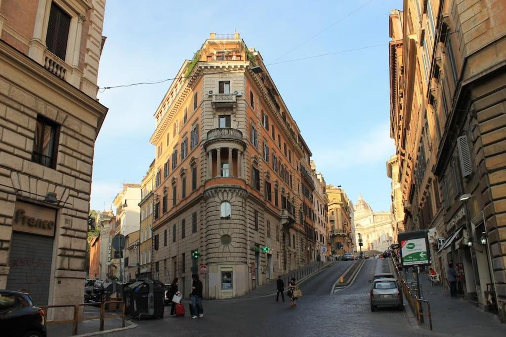 Near Colosseum By Varental 2Br + 1Sb Rome Exterior photo